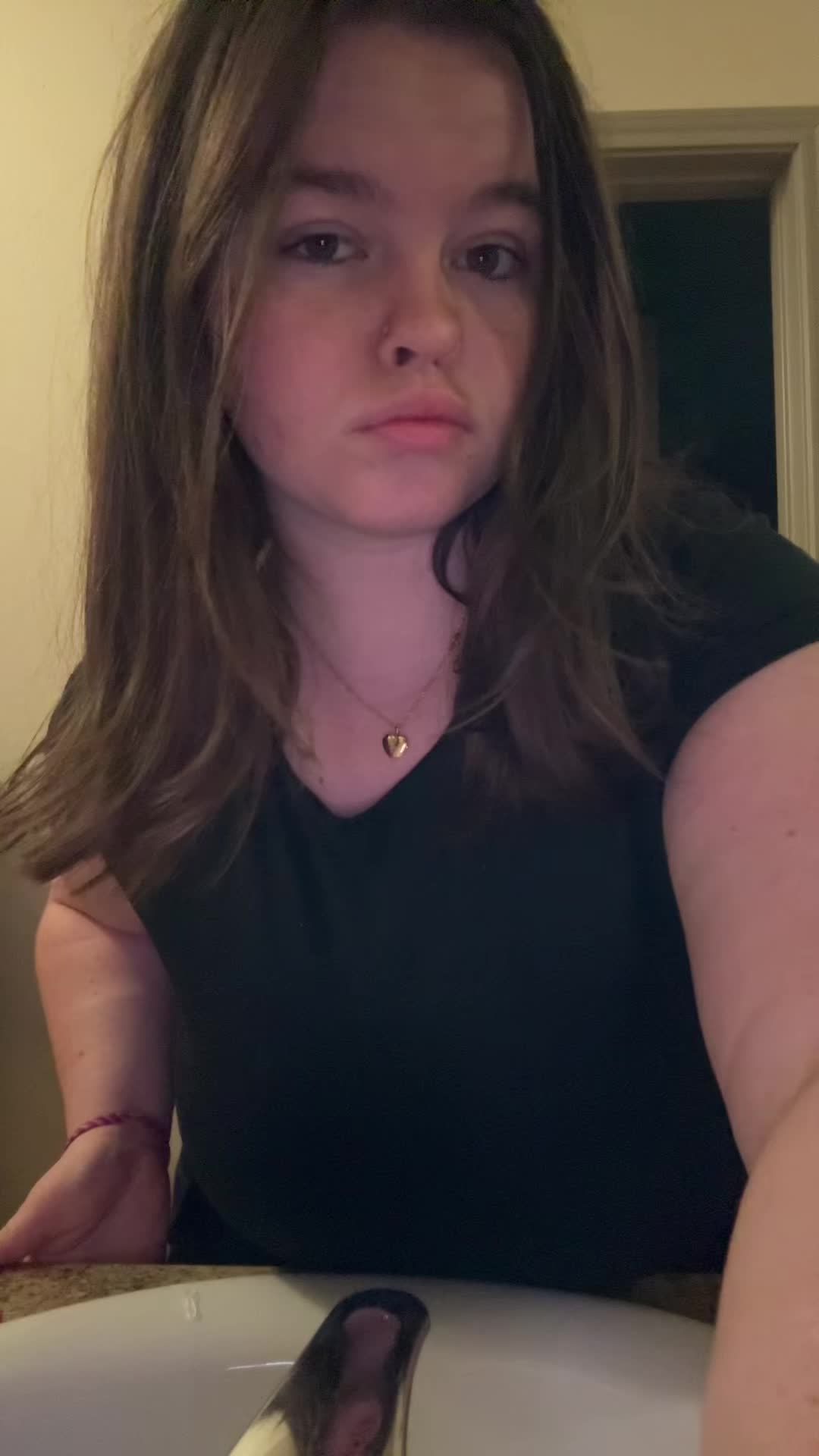 @lilyyyrrosee