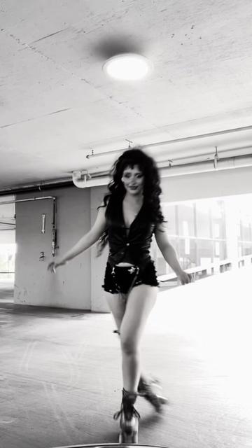 @Jada - Roller Dance Burlesque