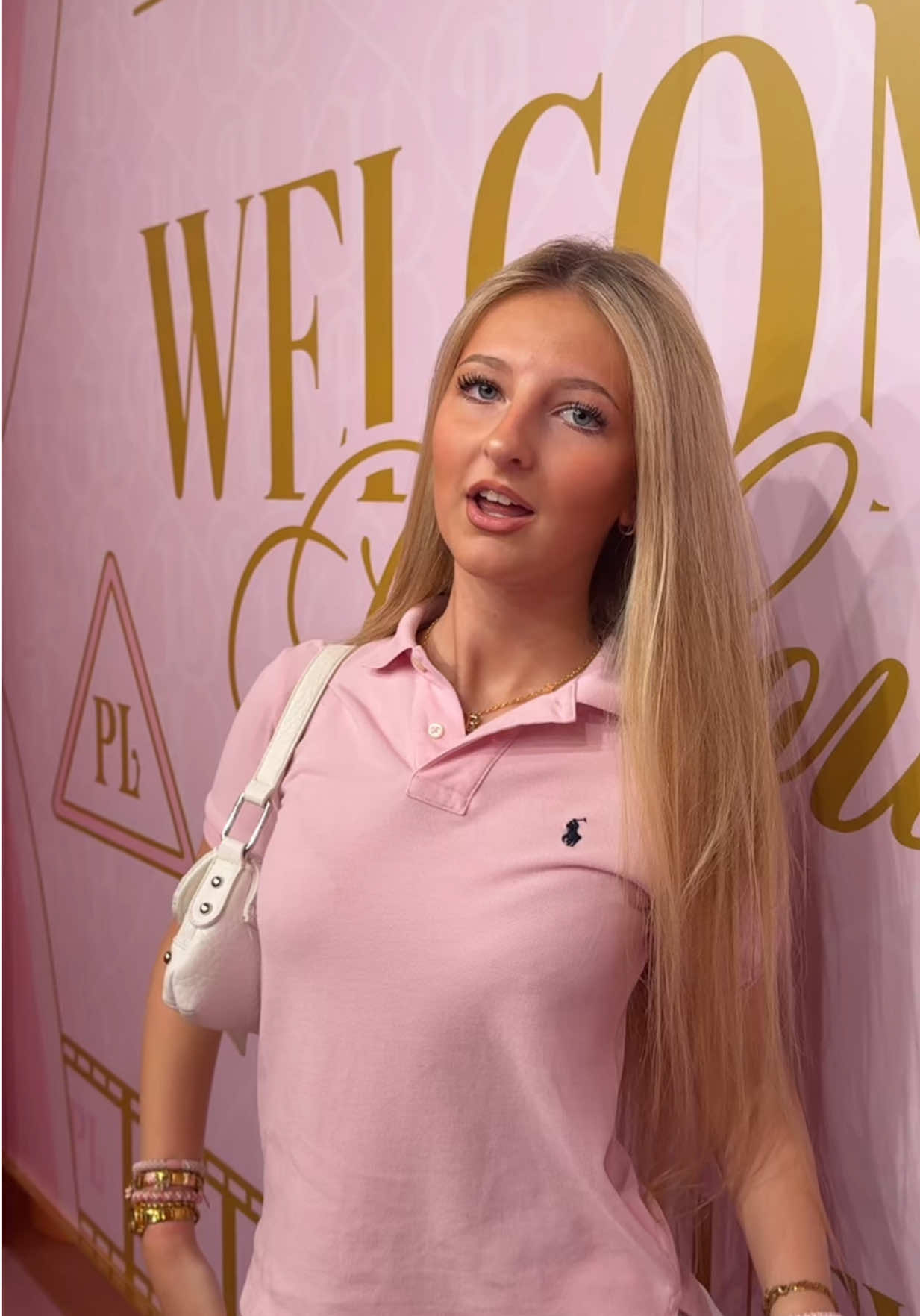 @𝐞𝐥𝐥𝐚 𝐣𝐚𝐝𝐞