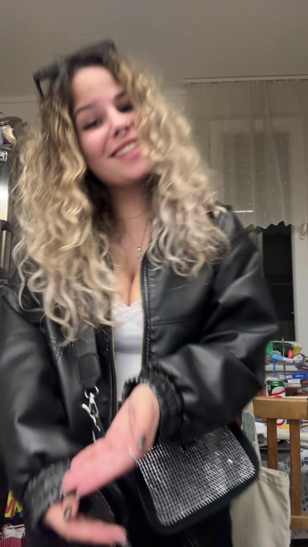 @hk