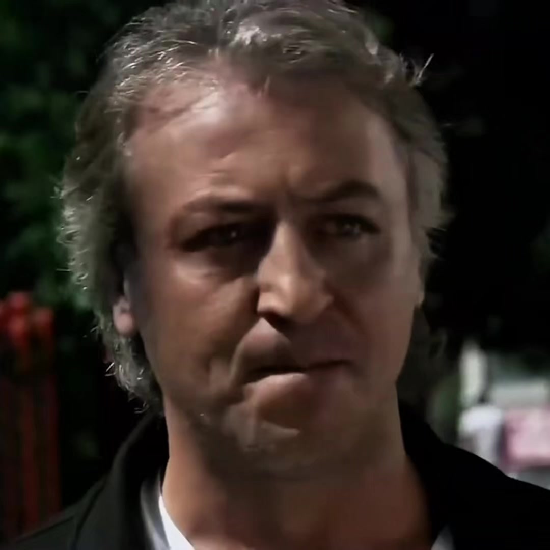 @Perdenin Ardındakiler