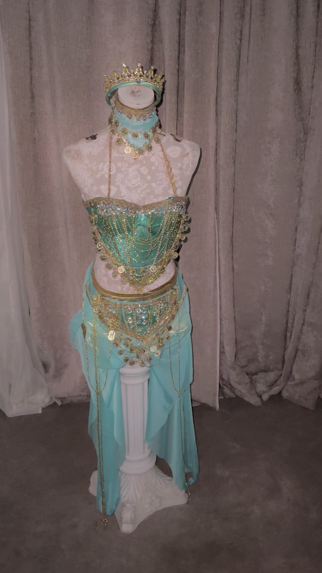 @costumemadecostumes