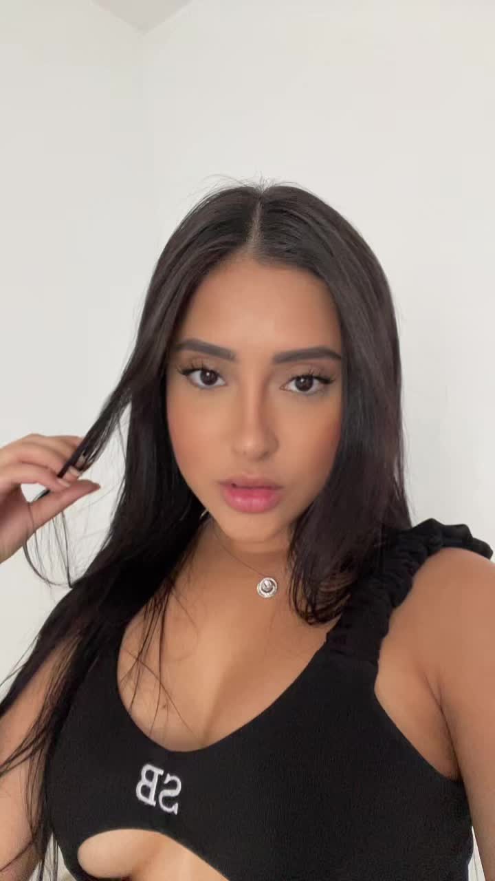 @Valeriagarciamodel_