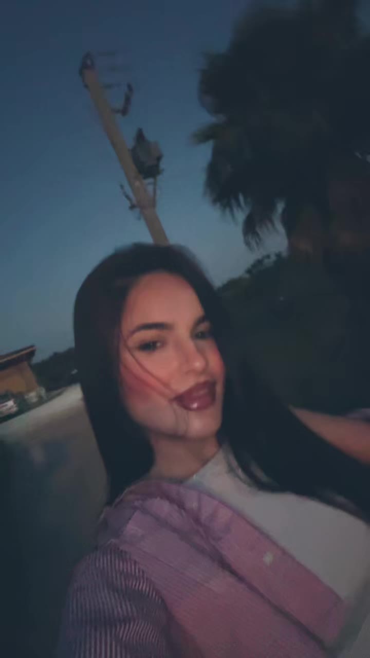 @𝑨𝑵𝑵𝑨 𝑴𝑨𝑵𝑬𝑳𝑳𝑰