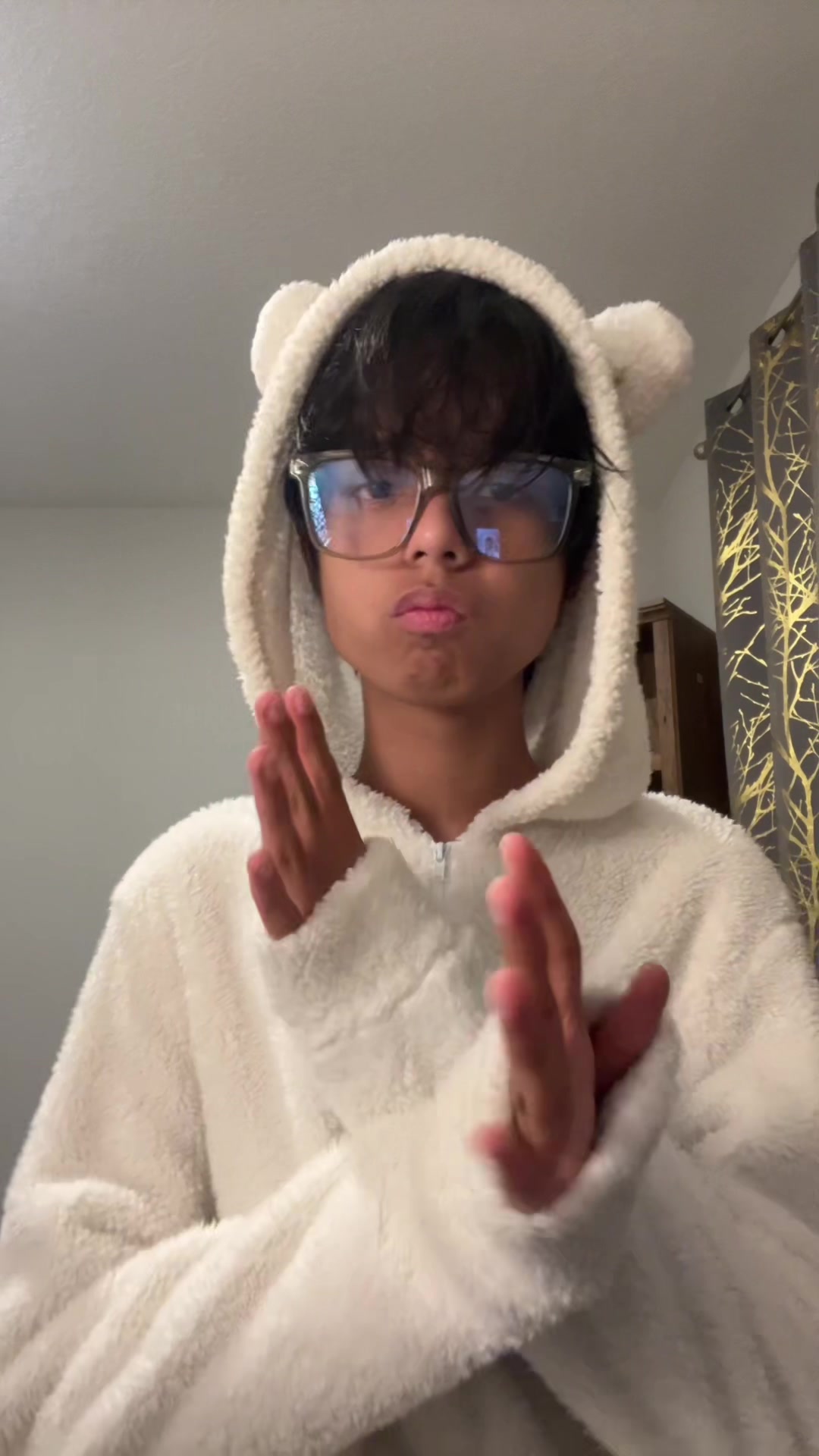@ishyporo