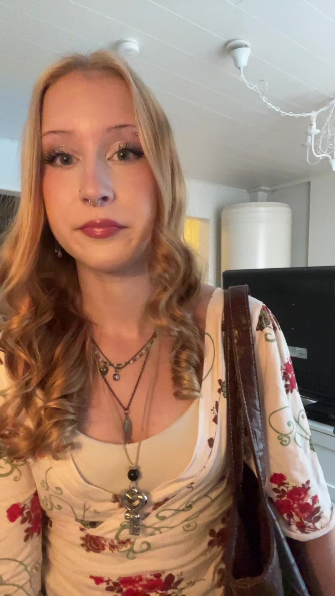 @Anni🍸🦢🌌