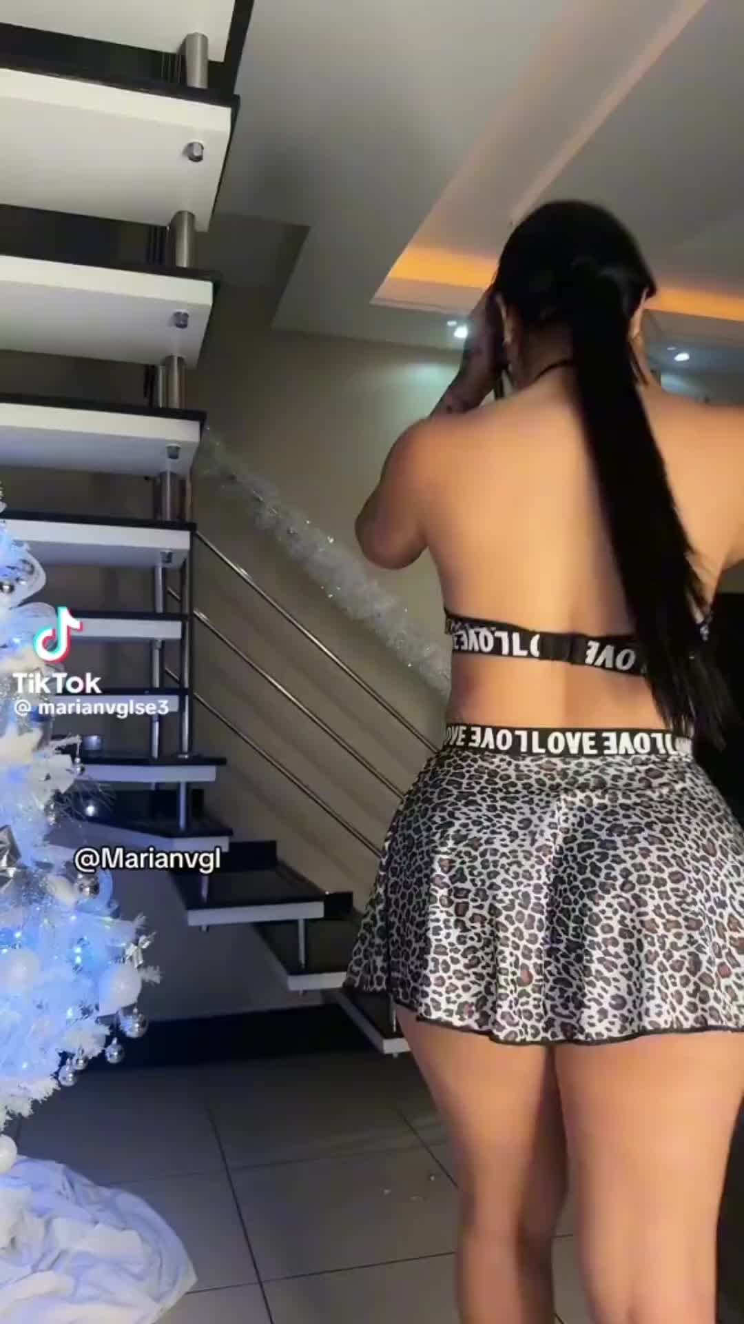 @Mariangl1