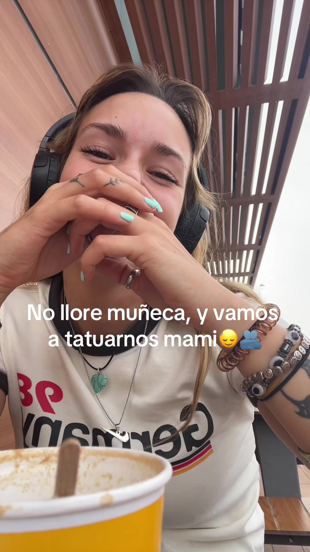 @María