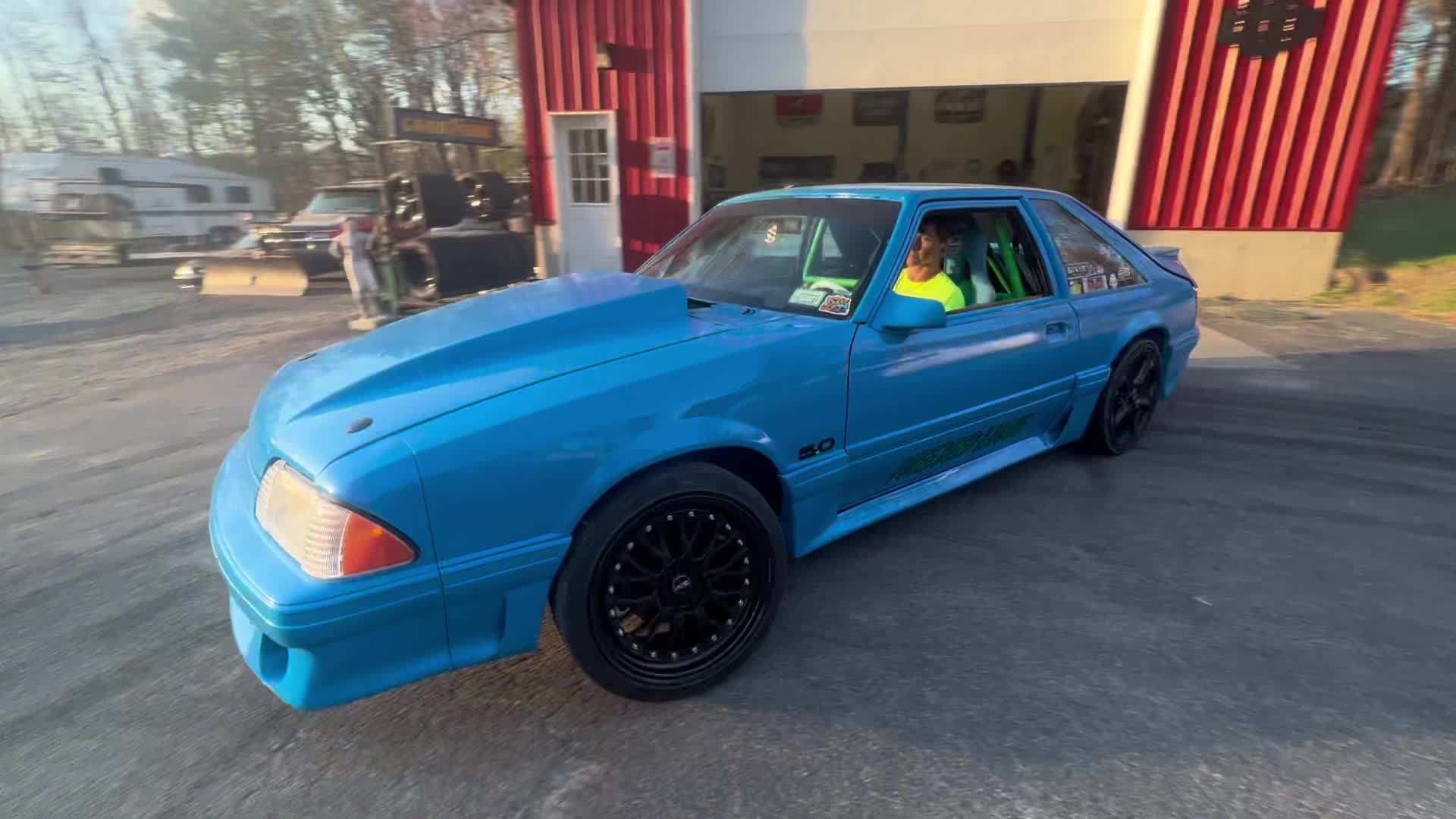 @knee_deep_garage