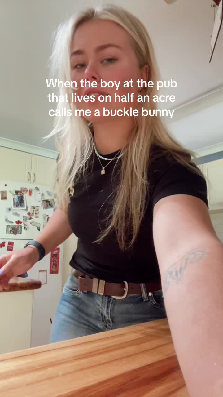 @dumbblonde