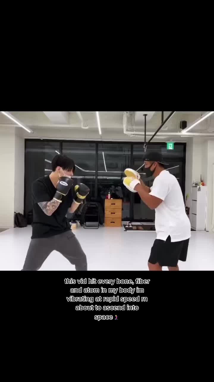 @⁷