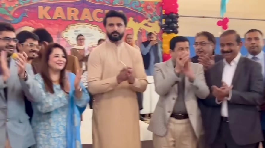 @Zara Khan