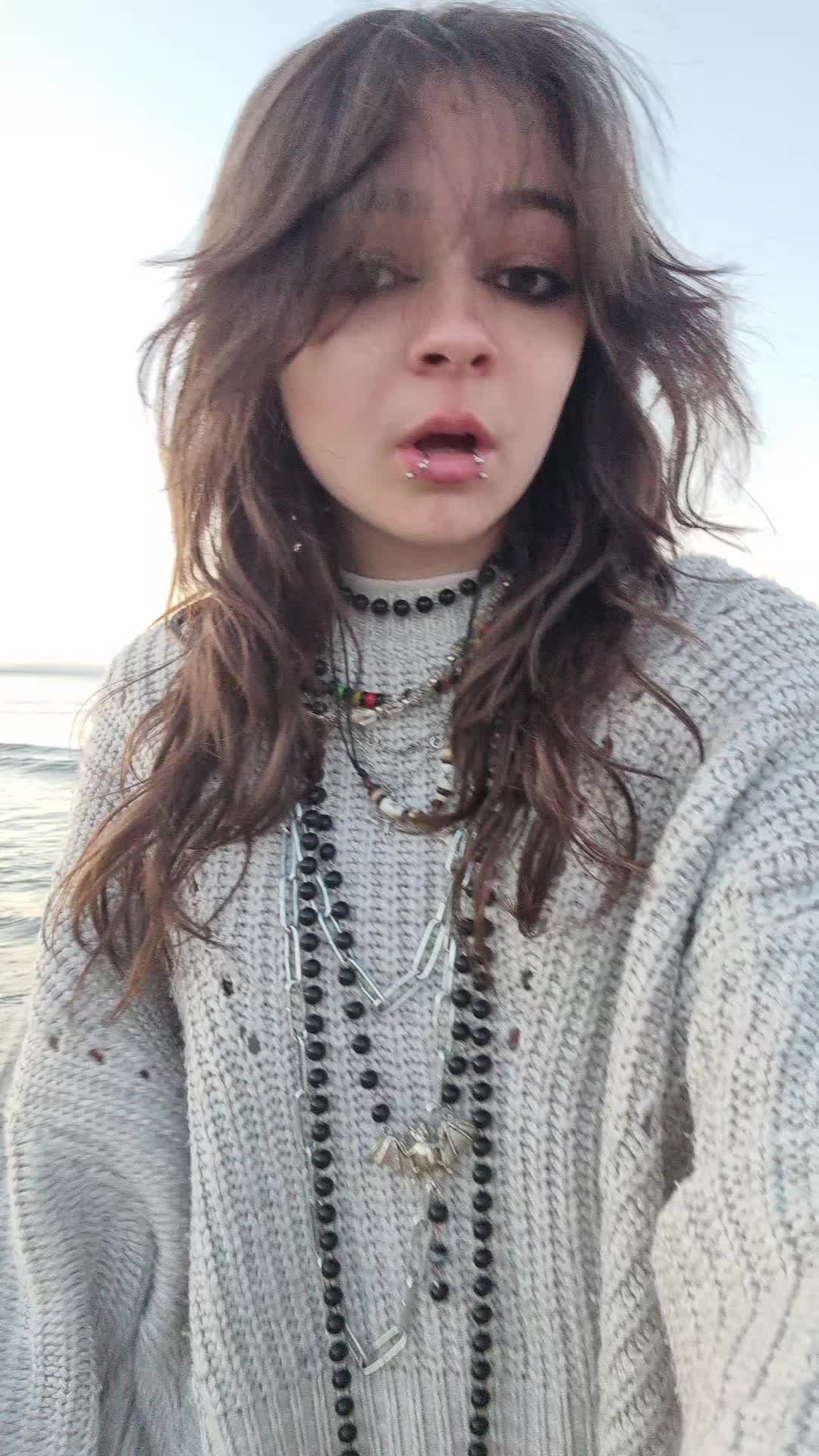 @𝕷ℯℯ𝑥𝑥🦇