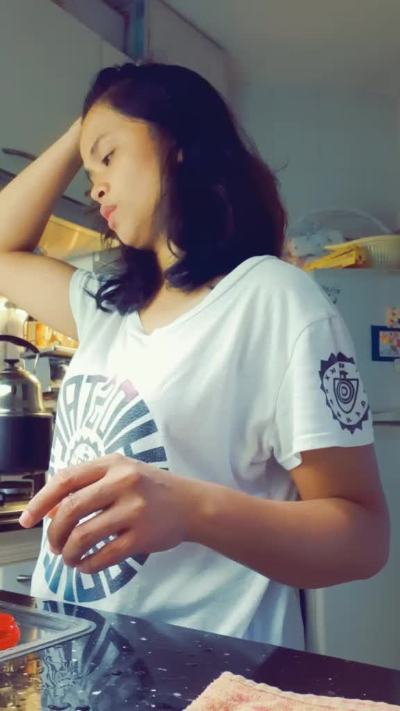@v7gifyxyxyc