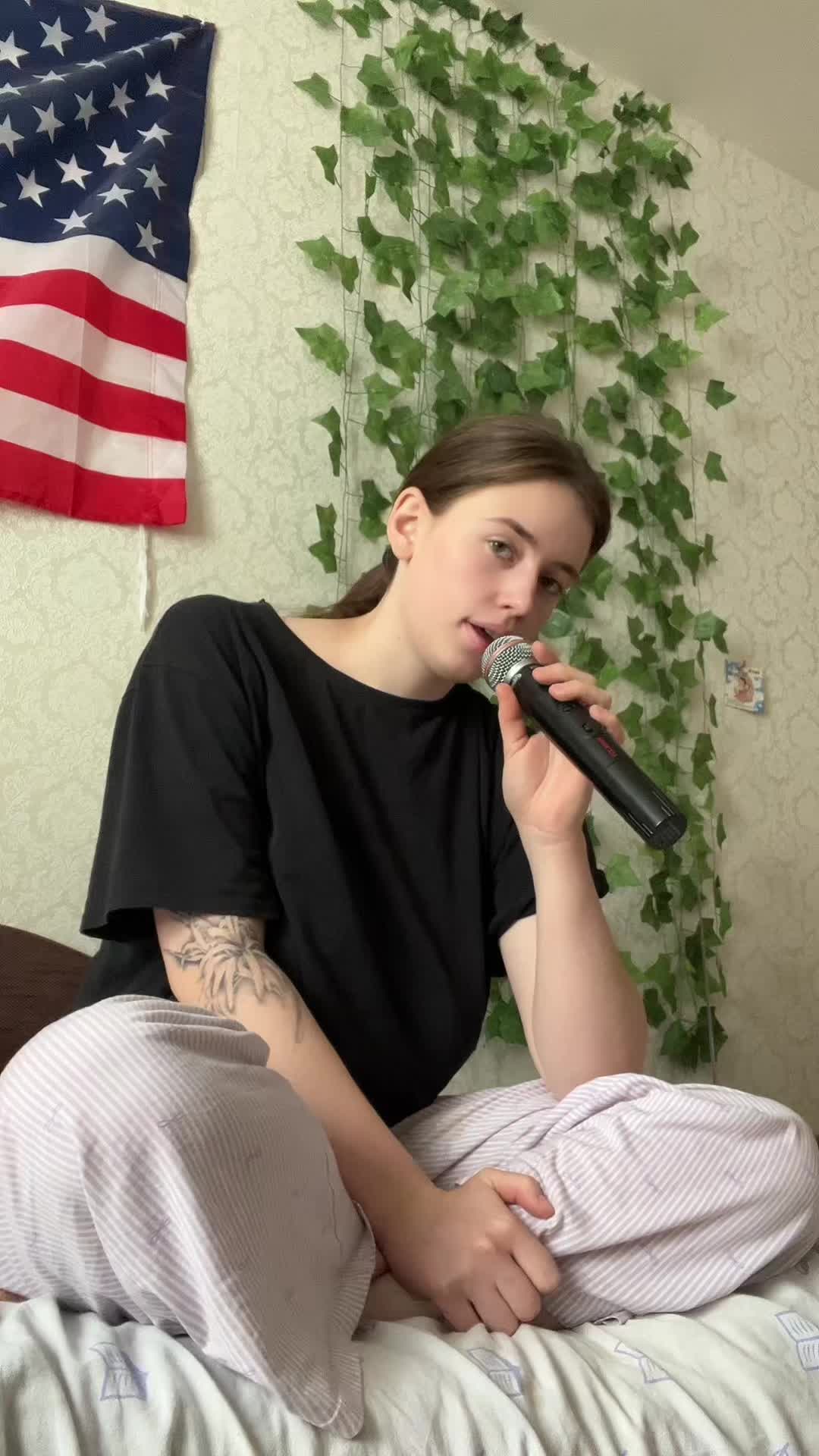 @кровать