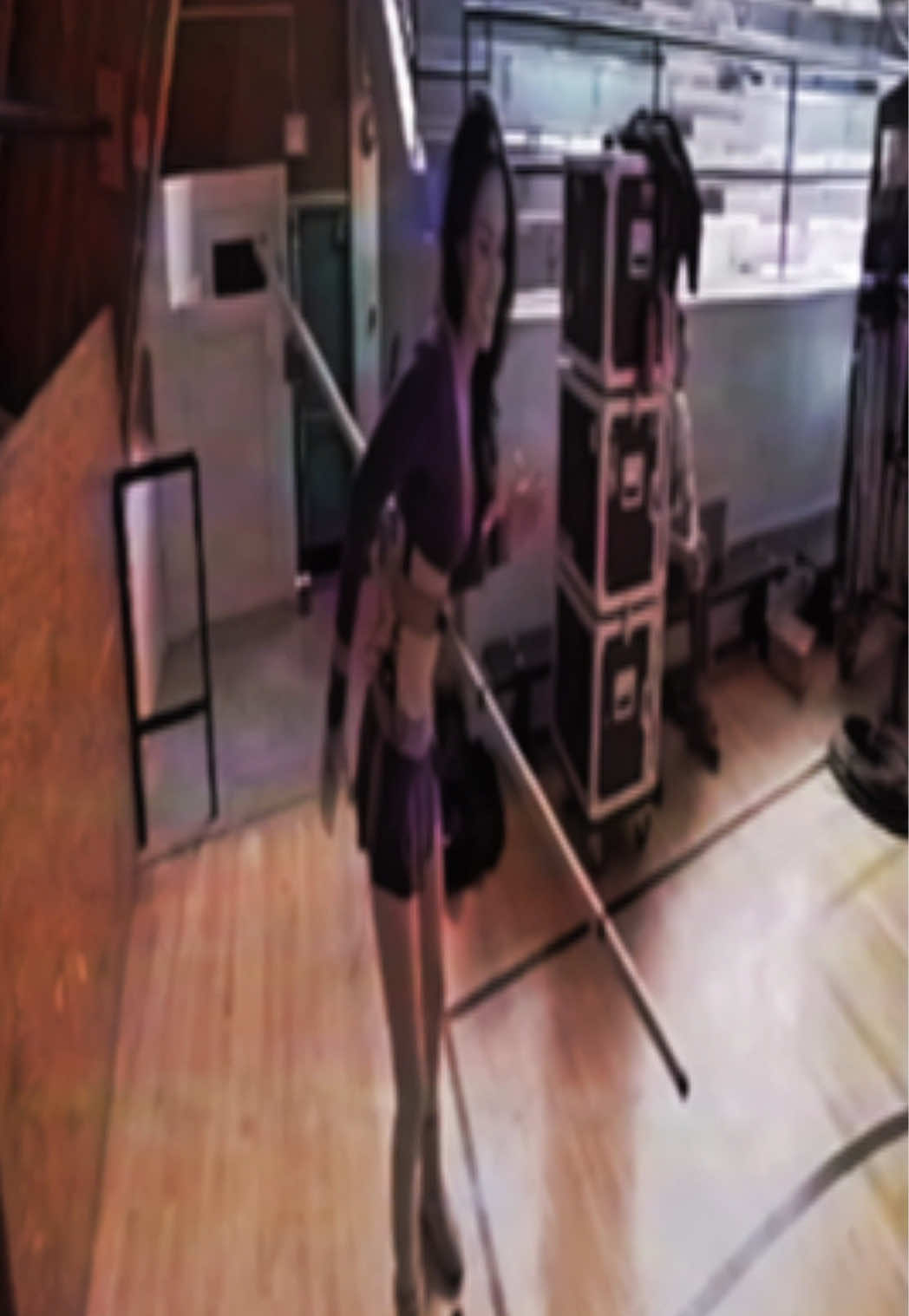 @⃟