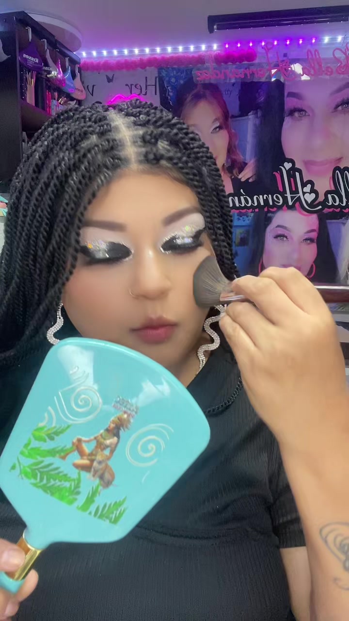 @BELLA HERNANDEZ