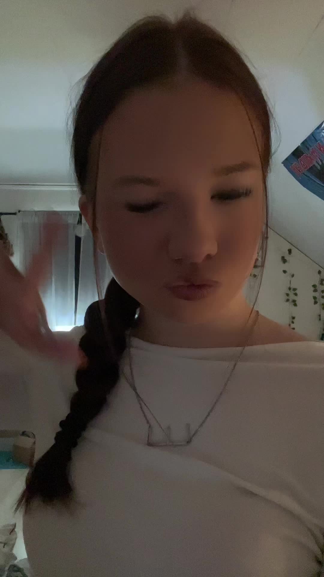 @𝓔𝓿𝓮𝓵𝓲𝓷𝓪