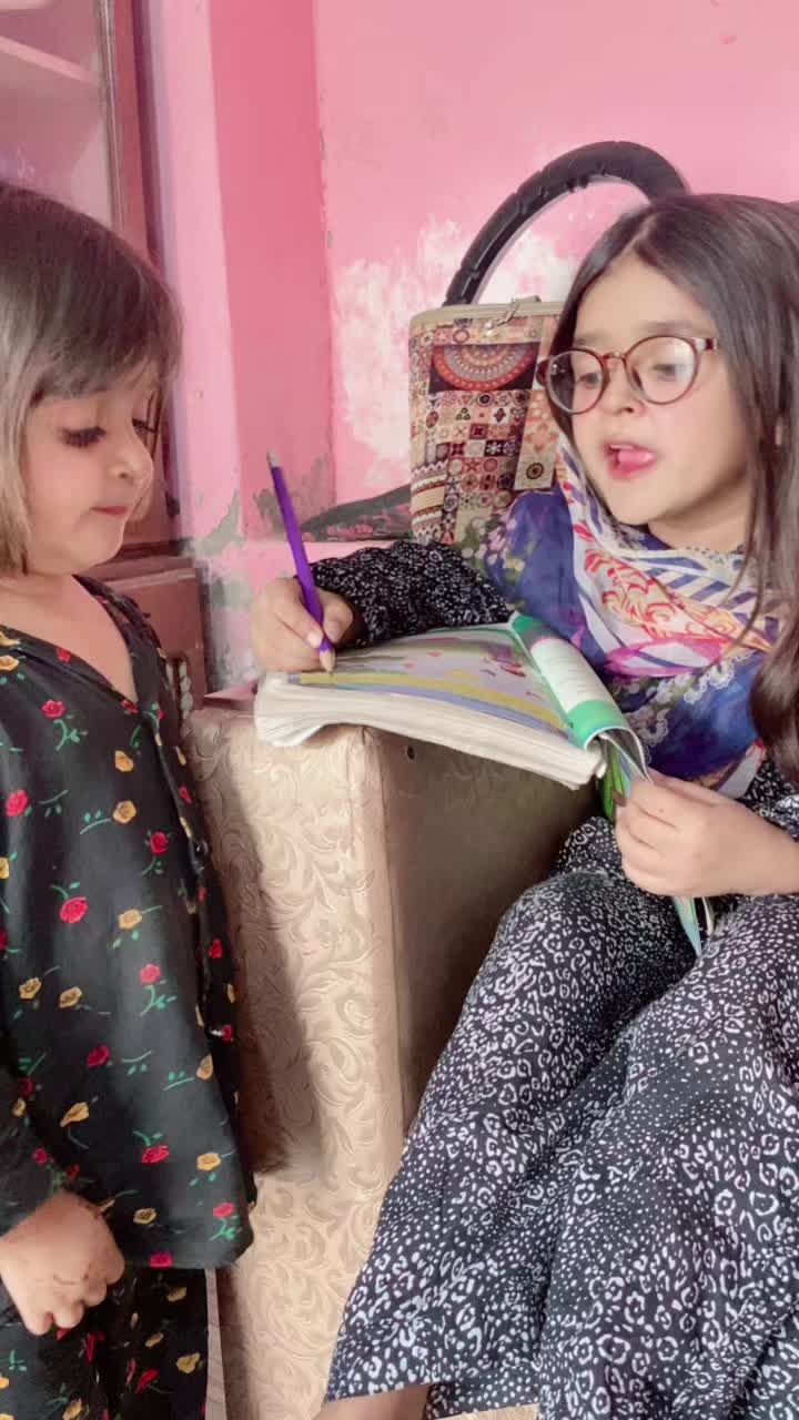 @Ayesha cutie🥰