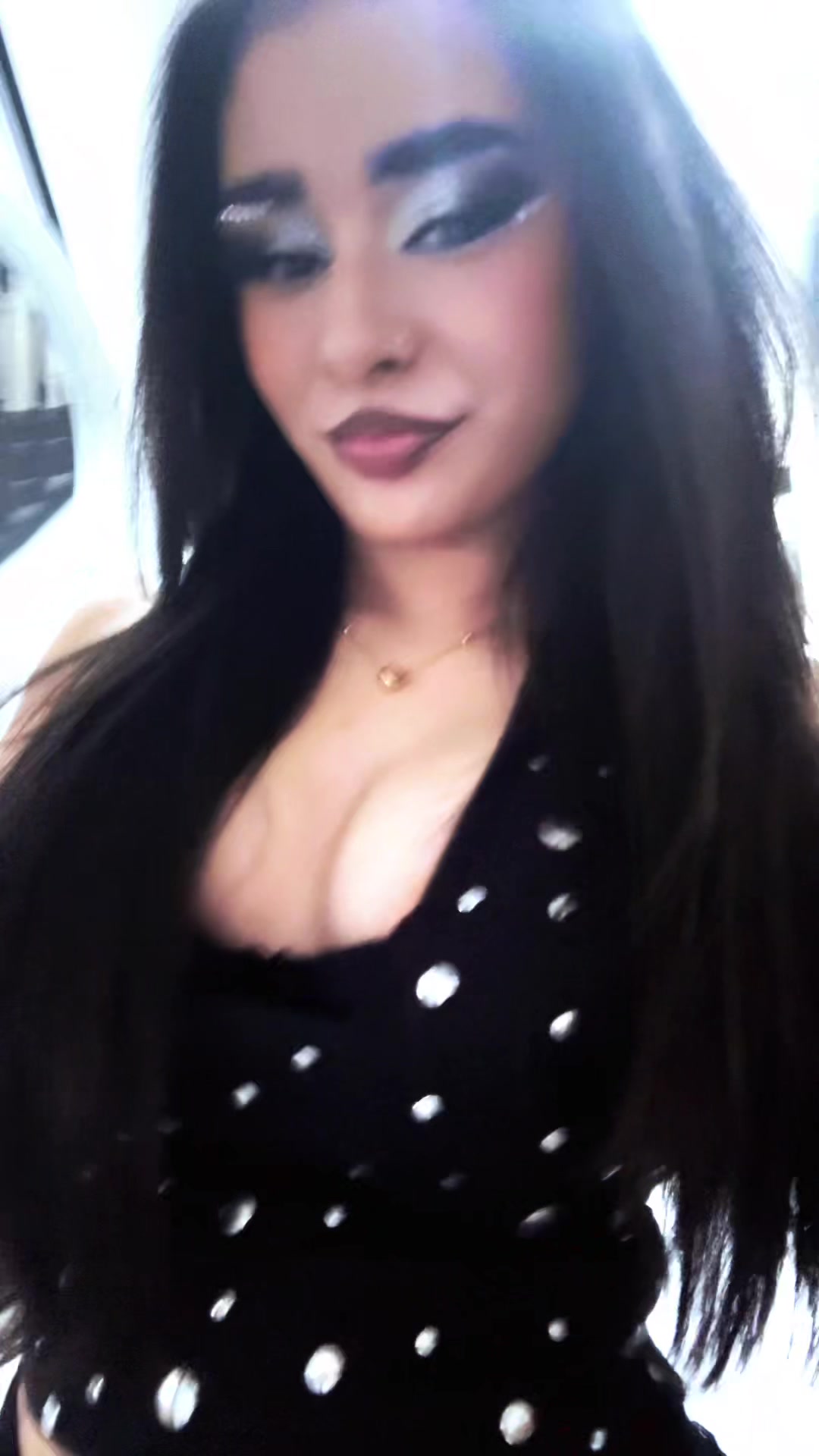 @who_dis064
