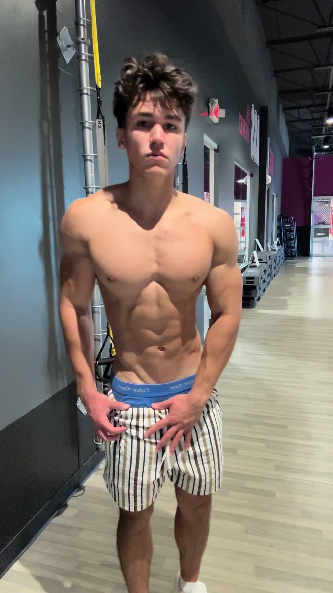 @Kalel🦸🏻♂️