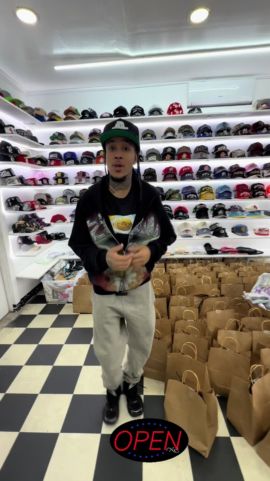 @LUAN SNEAKERS