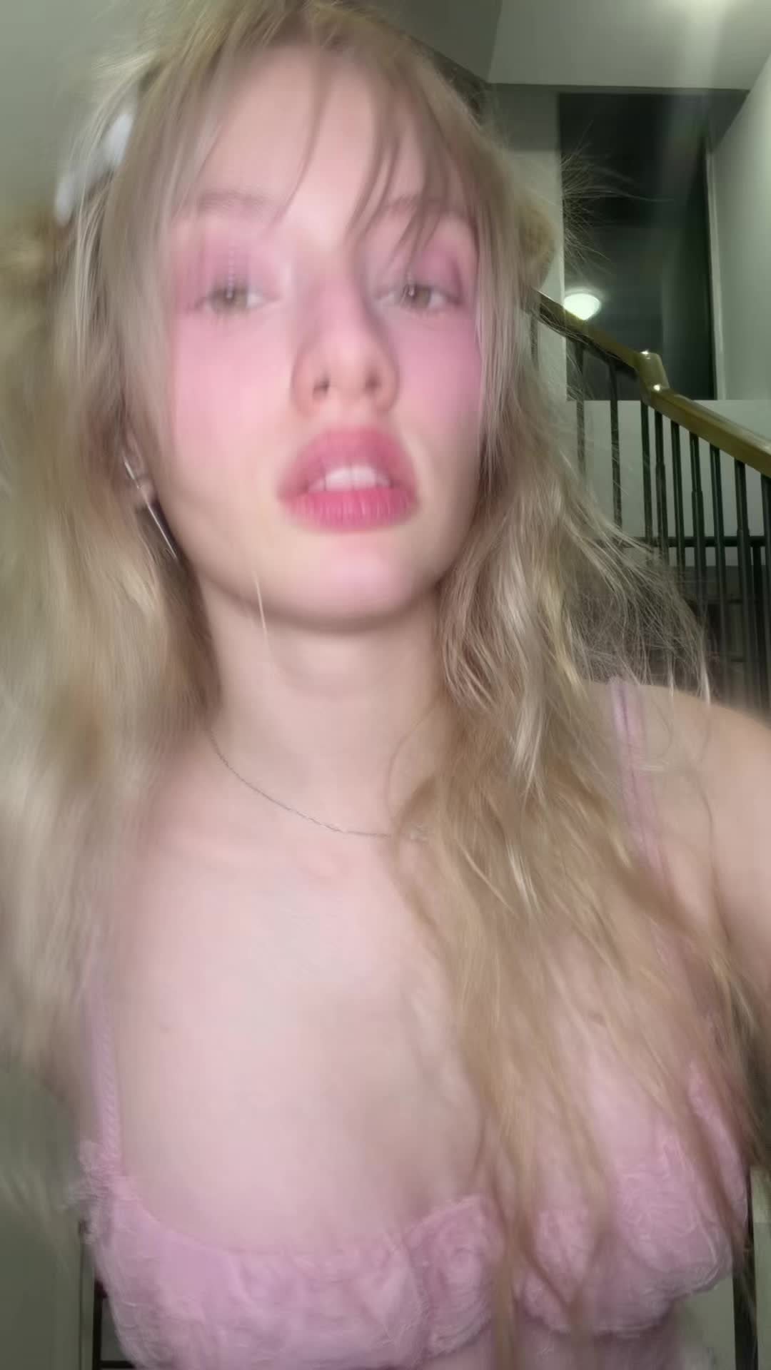 @MarisaLeona_