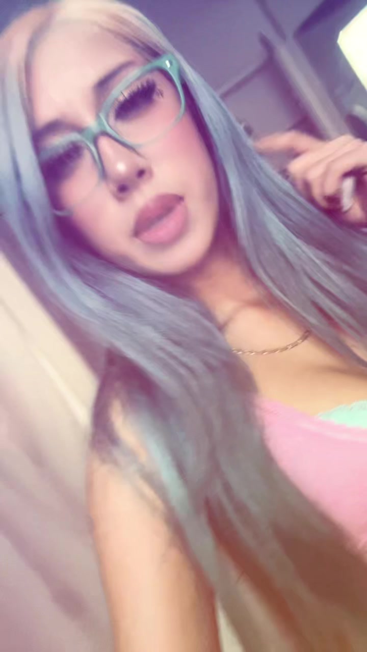 @angelica &bull;.&bull;