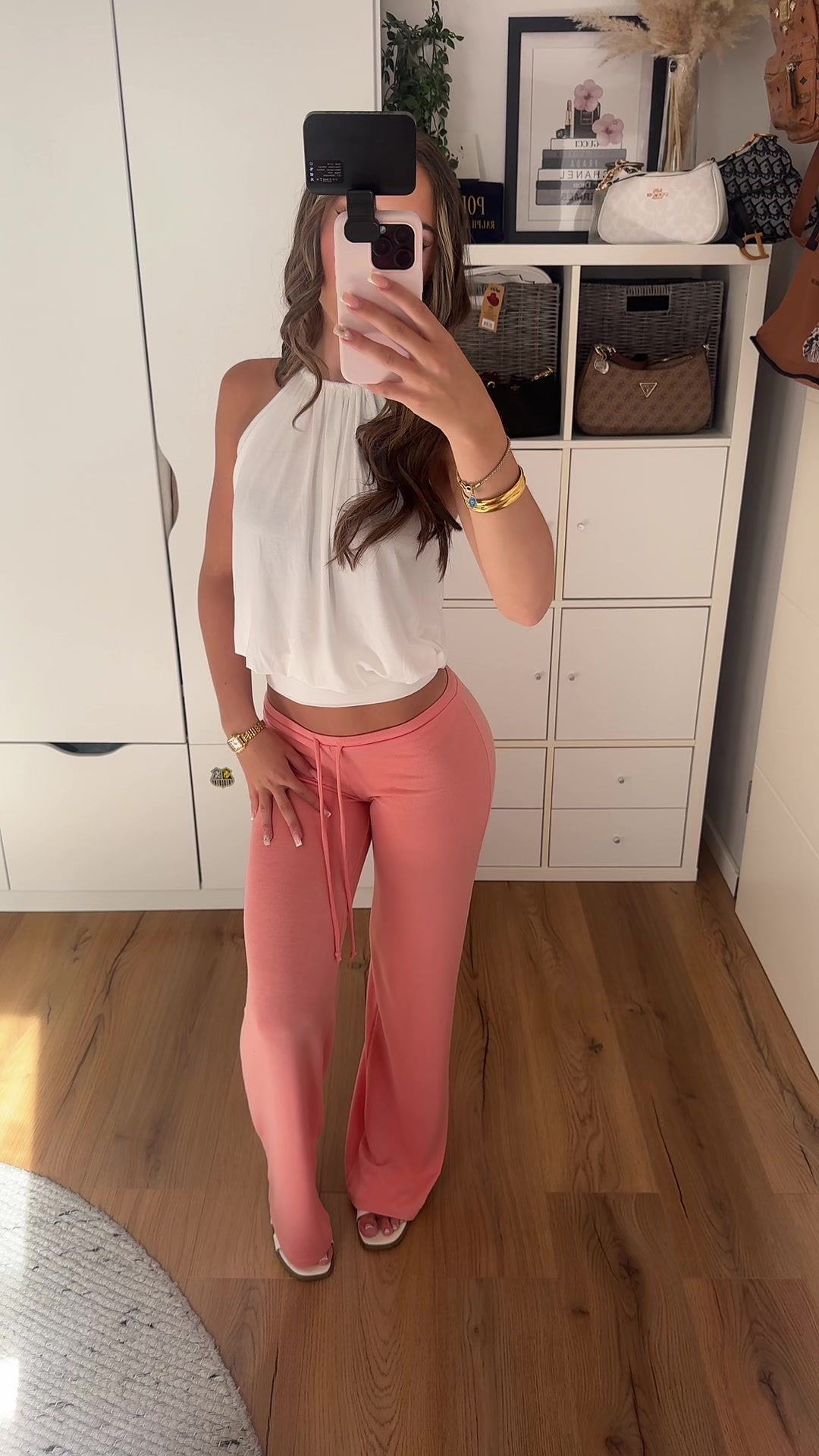 @𝐀𝐧𝐭𝐨𝐧𝐢𝐚🌺