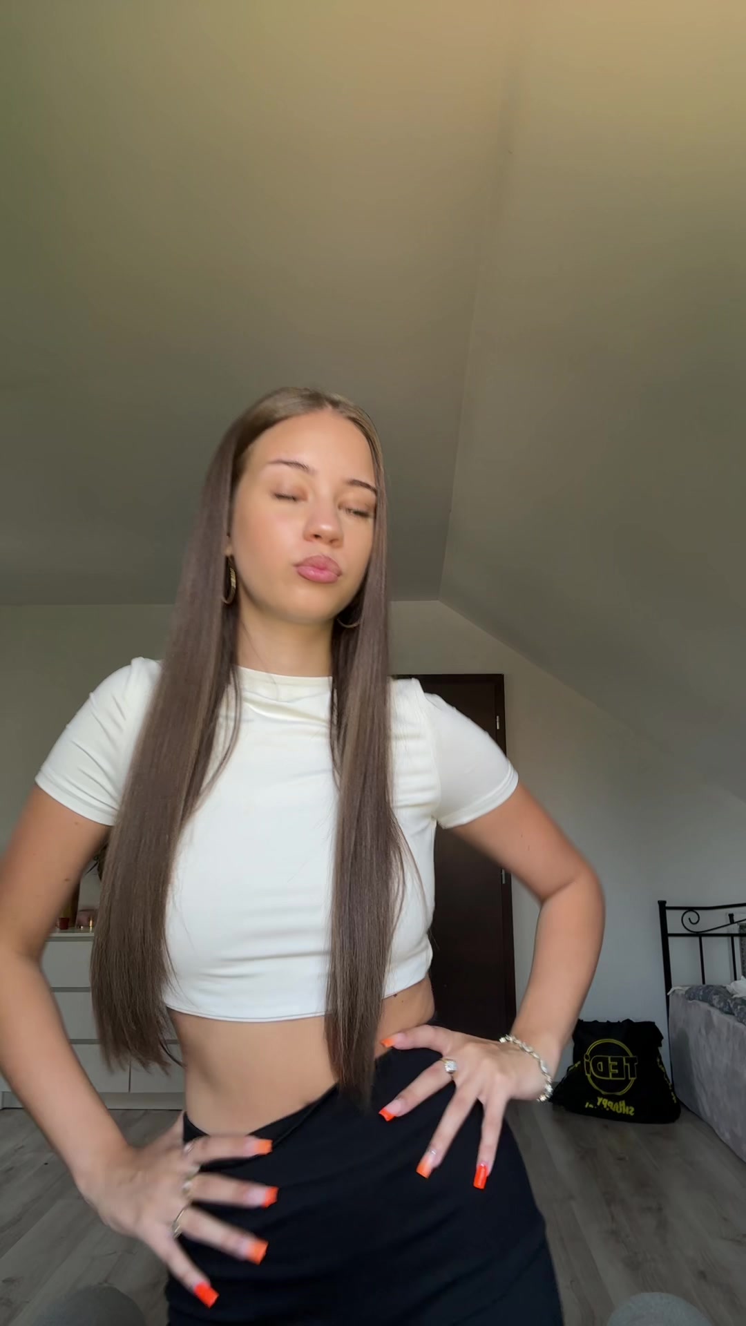 @𝓥𝓲𝓿𝓲𝓮𝓷