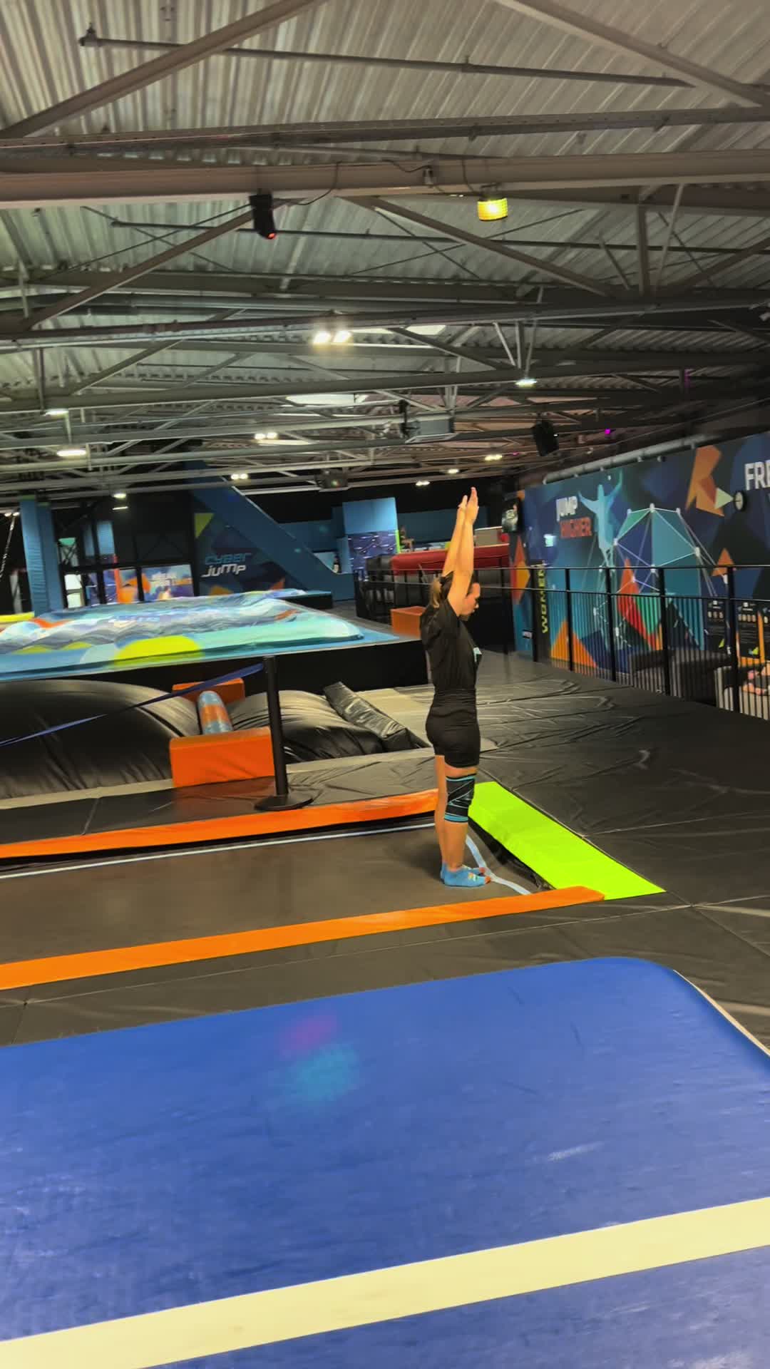 @Jana🤸🏻♂️