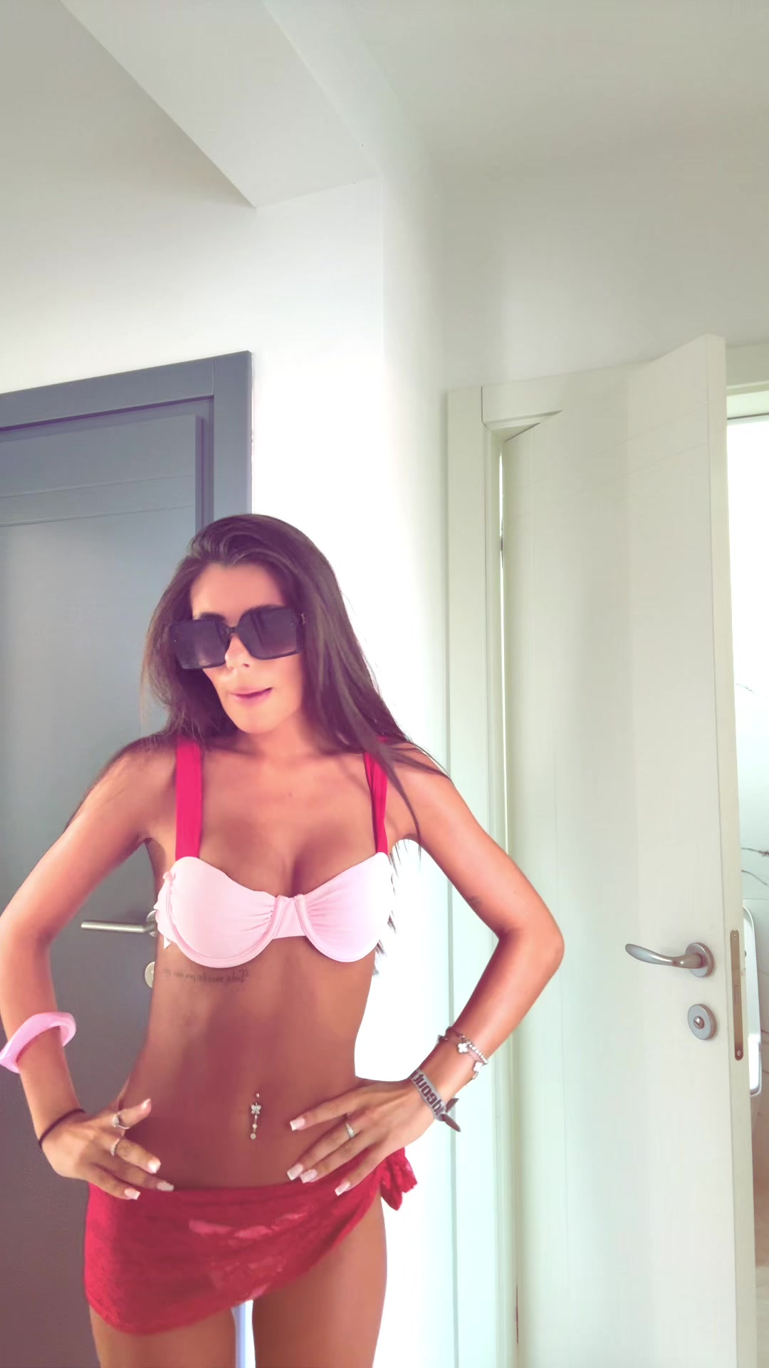 @poppylivingstonex