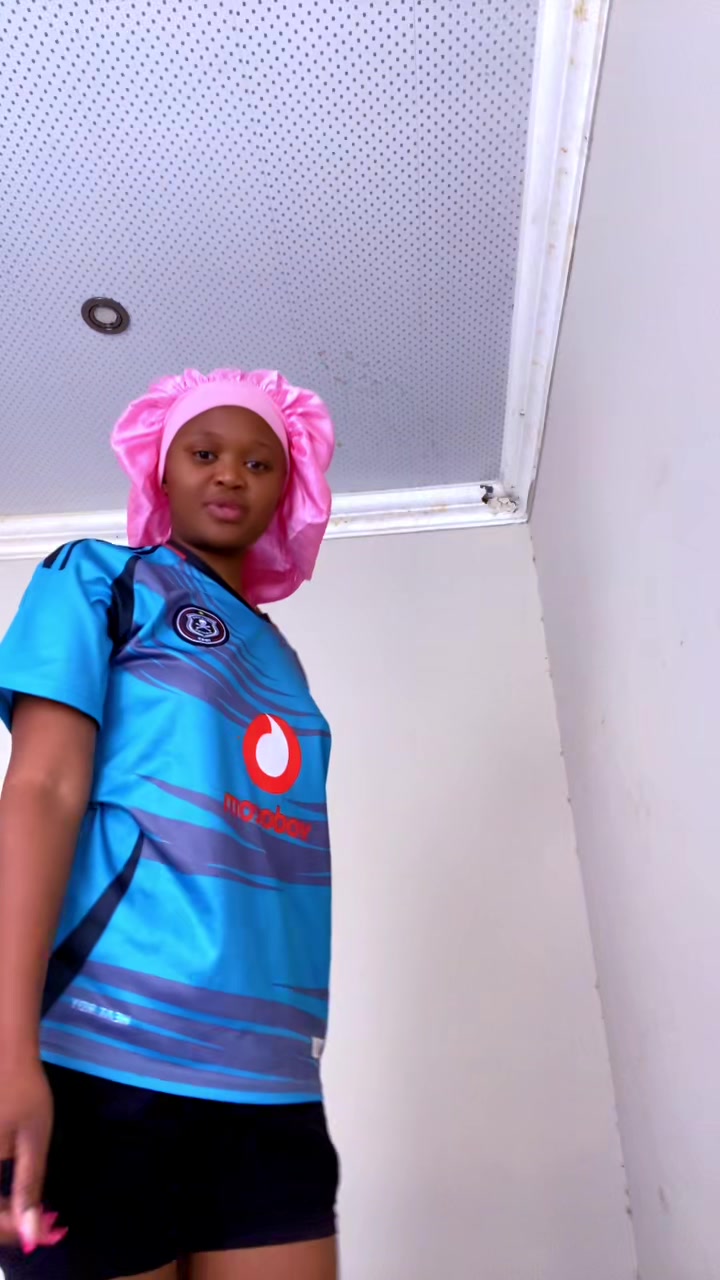 @kaytsow ngobeni