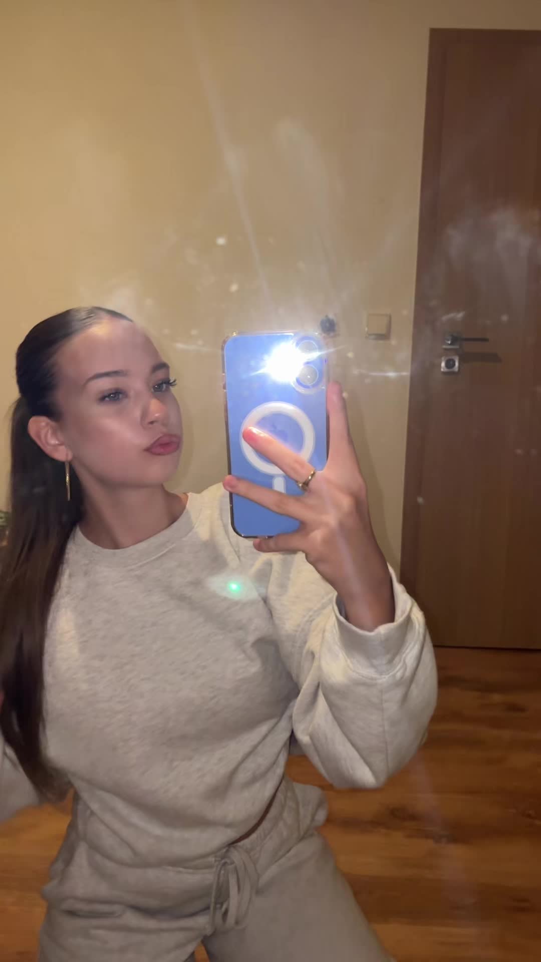 @𝓥𝓲𝓿𝓲𝓮𝓷