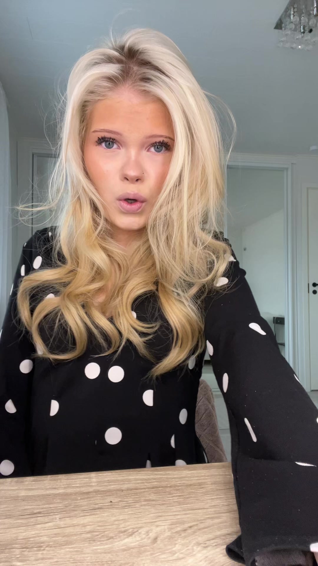@𝓜𝓮𝓵𝓲𝓷𝓪