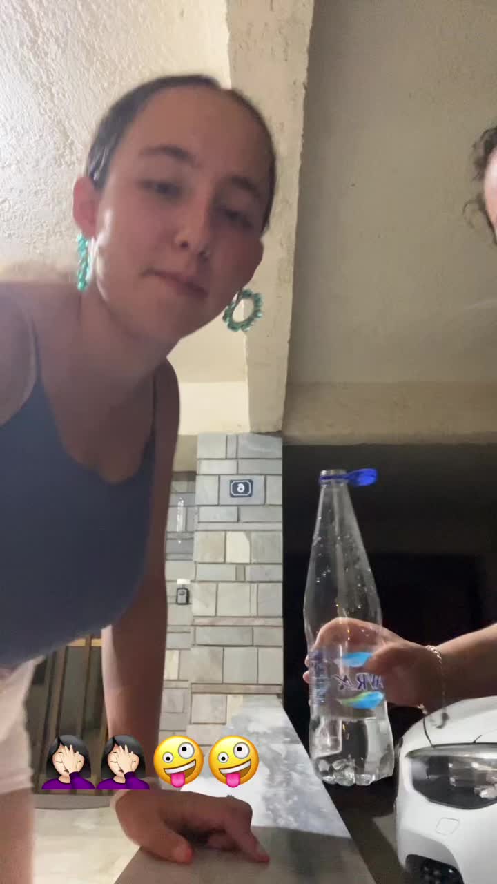 @👩🏻&zwj;🦱
