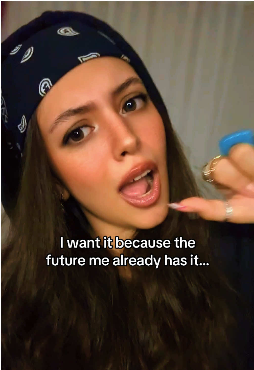 @Brunette bombshell
