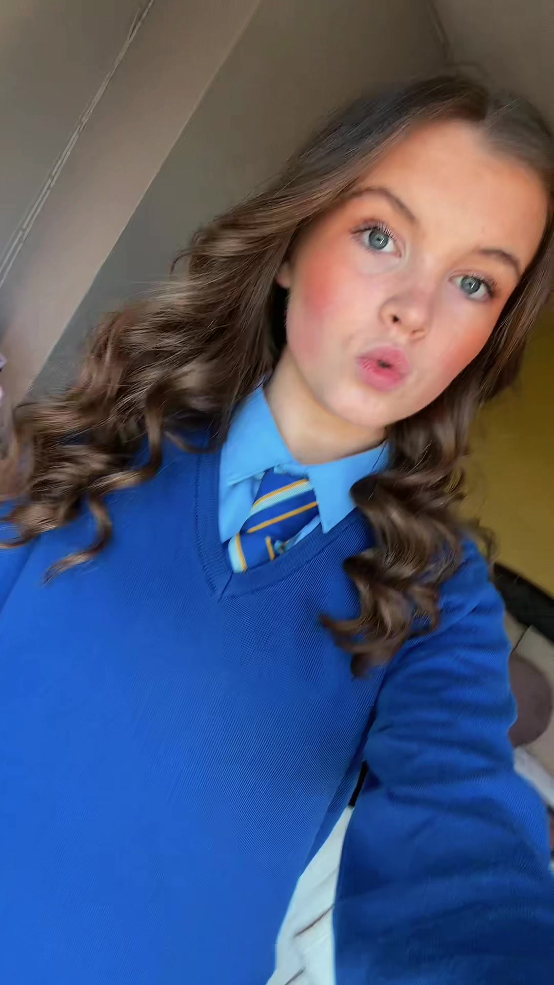 @orla n&iacute; dhu&iacute;ne 🤍🌼