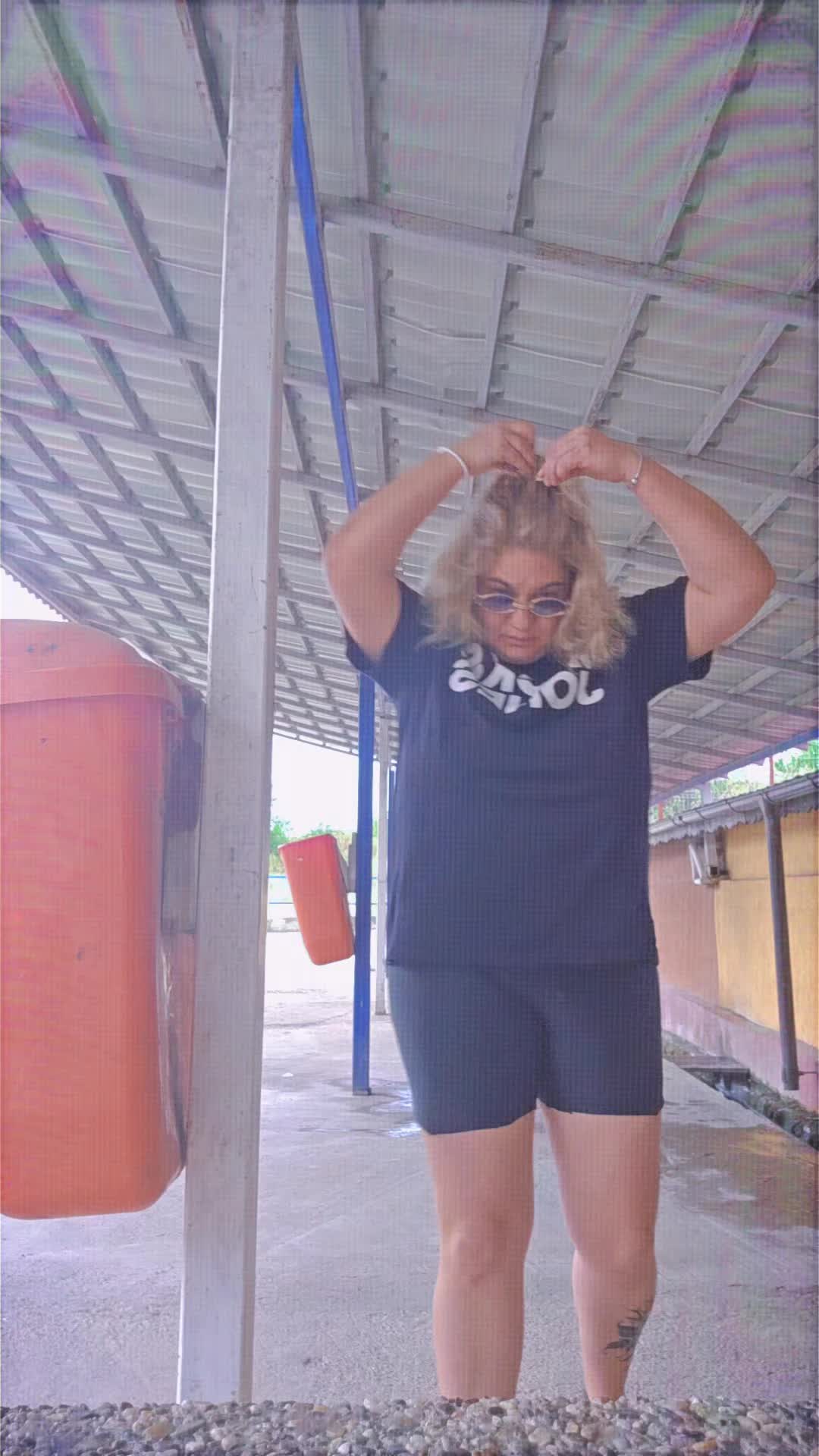 @Vera