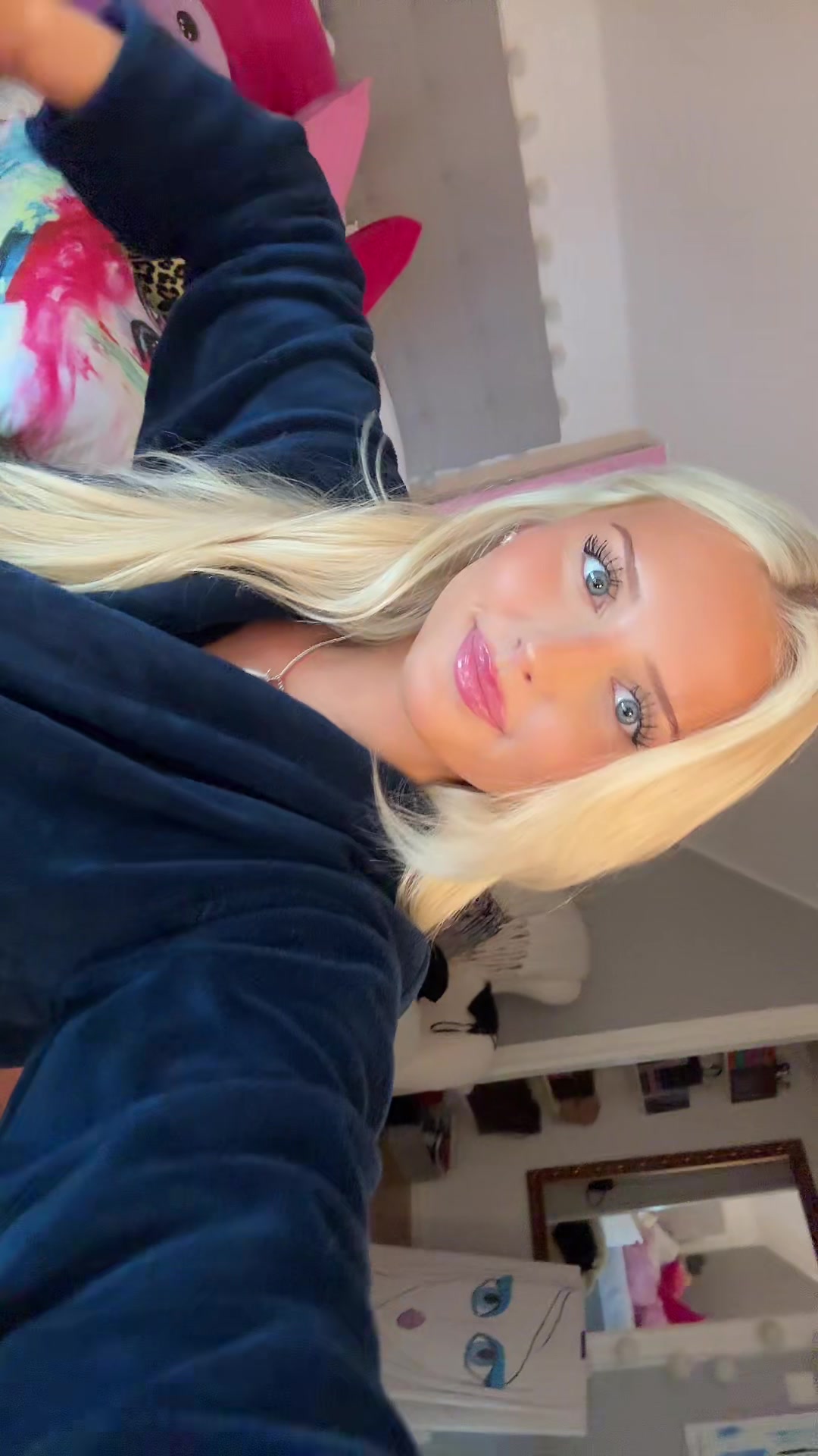 @🦊