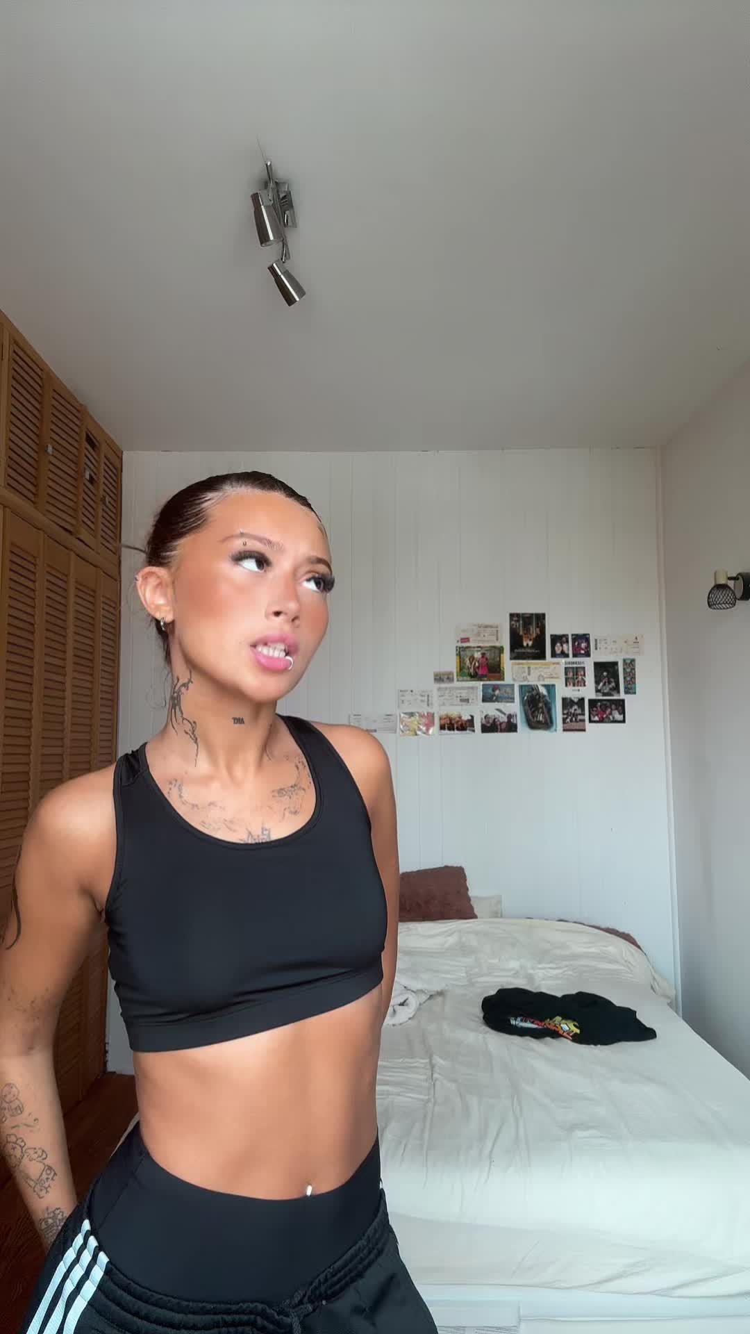 @hannahctout