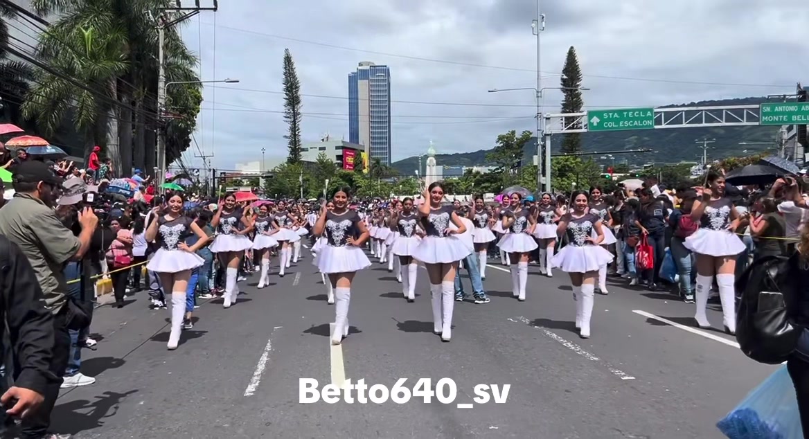 @Betto🪐