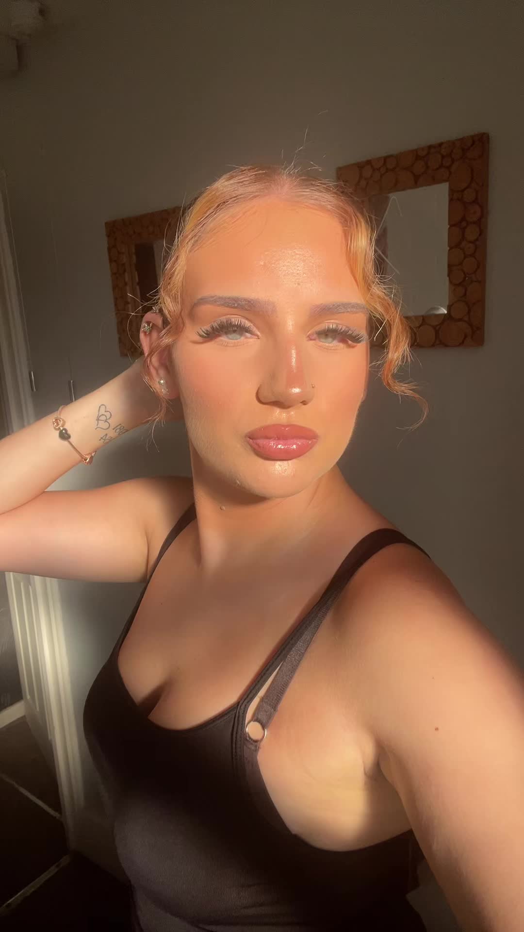 @️