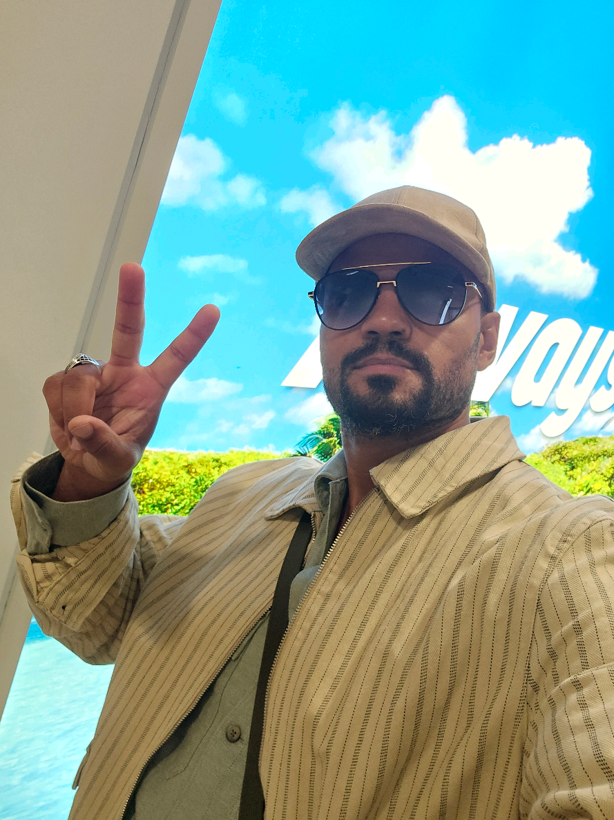 @Mohombi