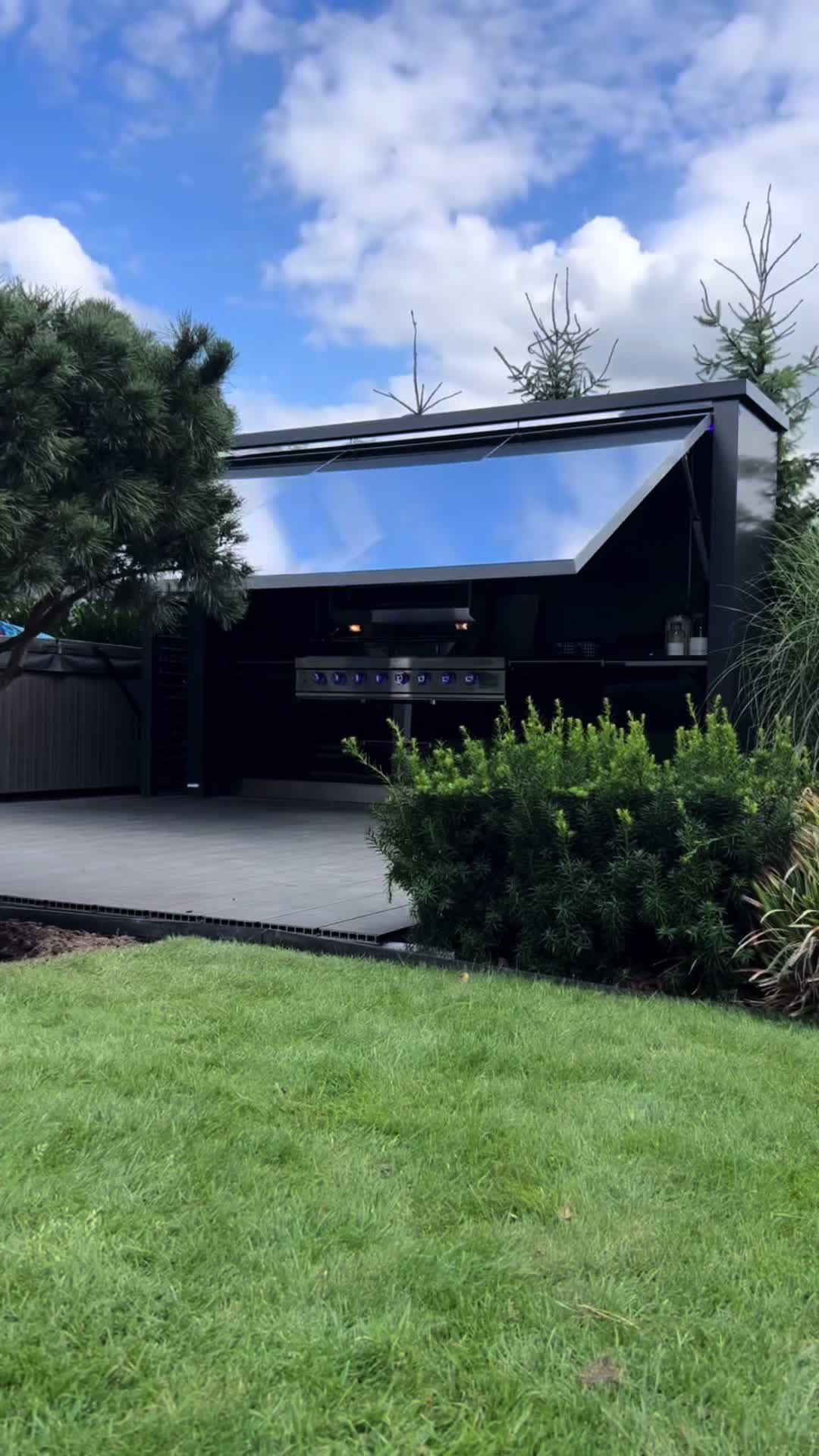 @Grilluxe Outdoor Kitchens