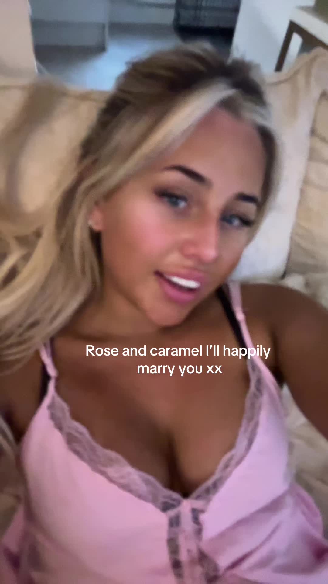 @Holl🎀🍸🥥🦞🍋