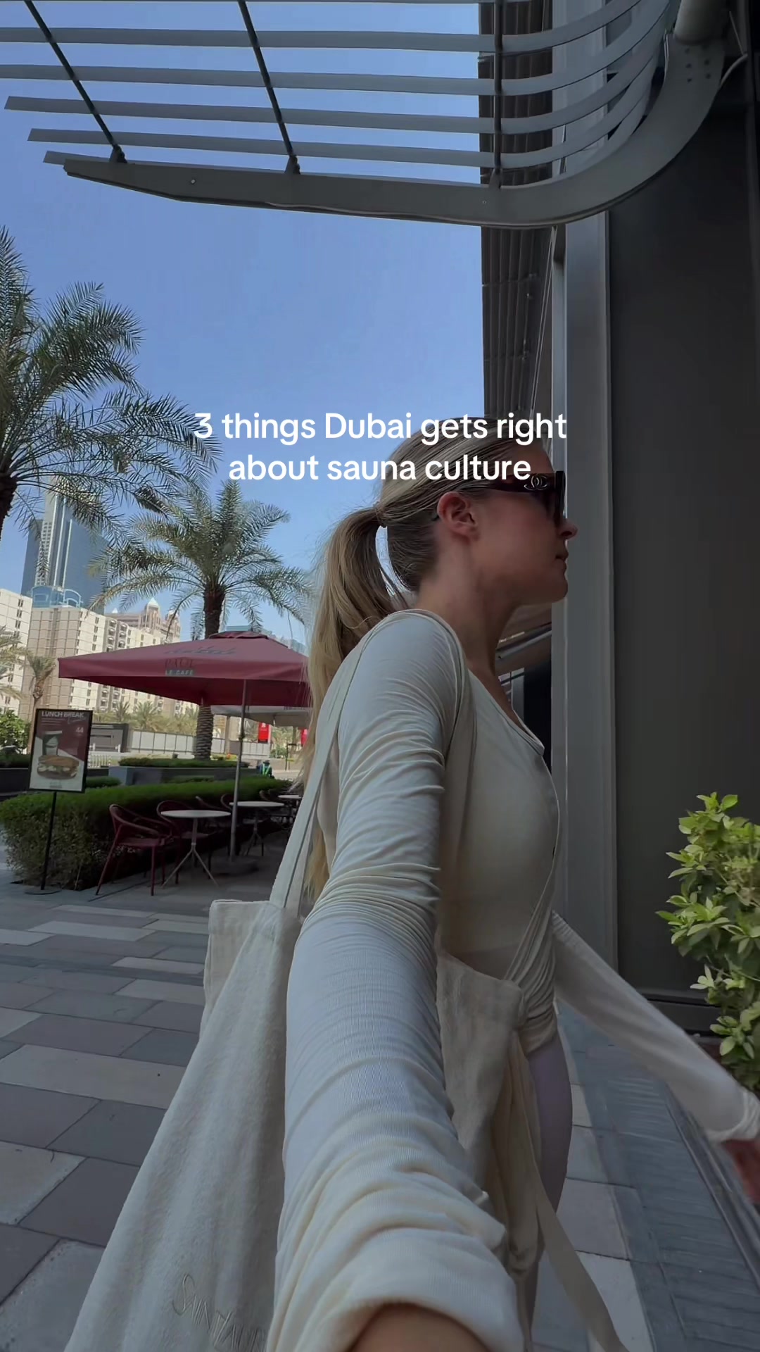 @Nea | Mom in Dubai