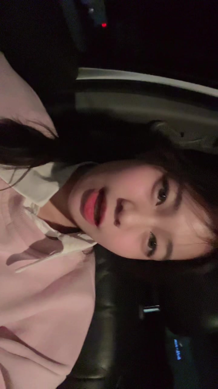 @ครีมตาหยี๋🍒🐻&zwj;❄️
