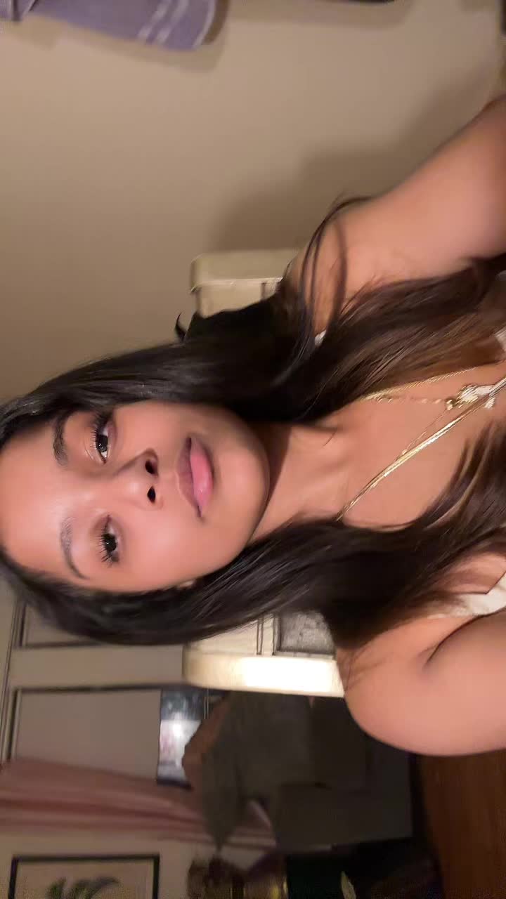@Yazmariee 😗