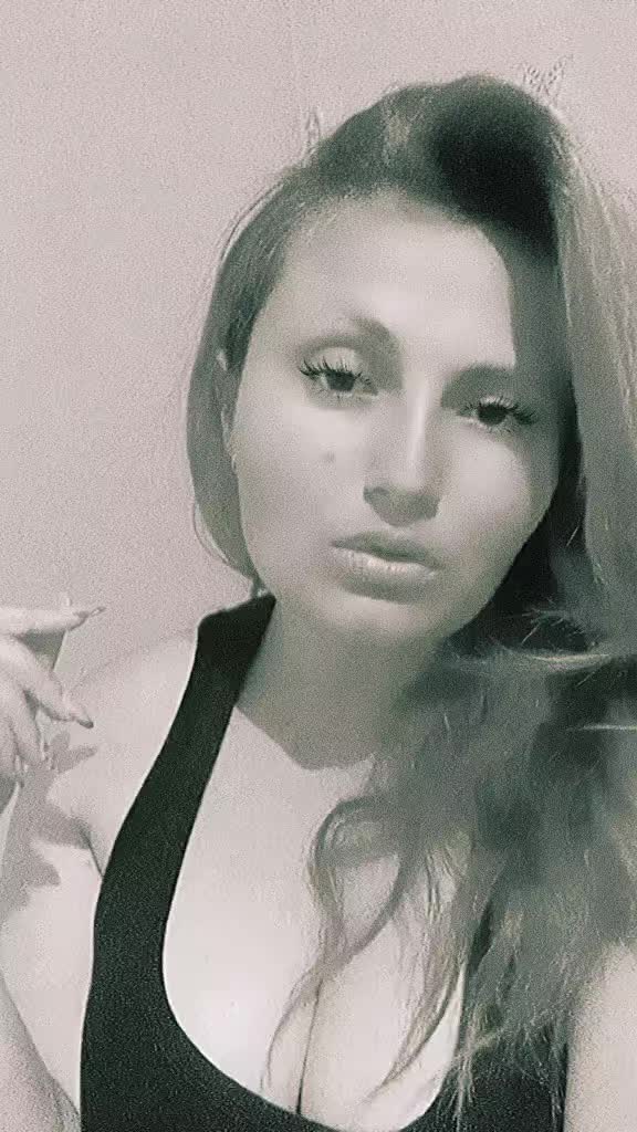 @yonela Poenaru 🖤🖤🖤